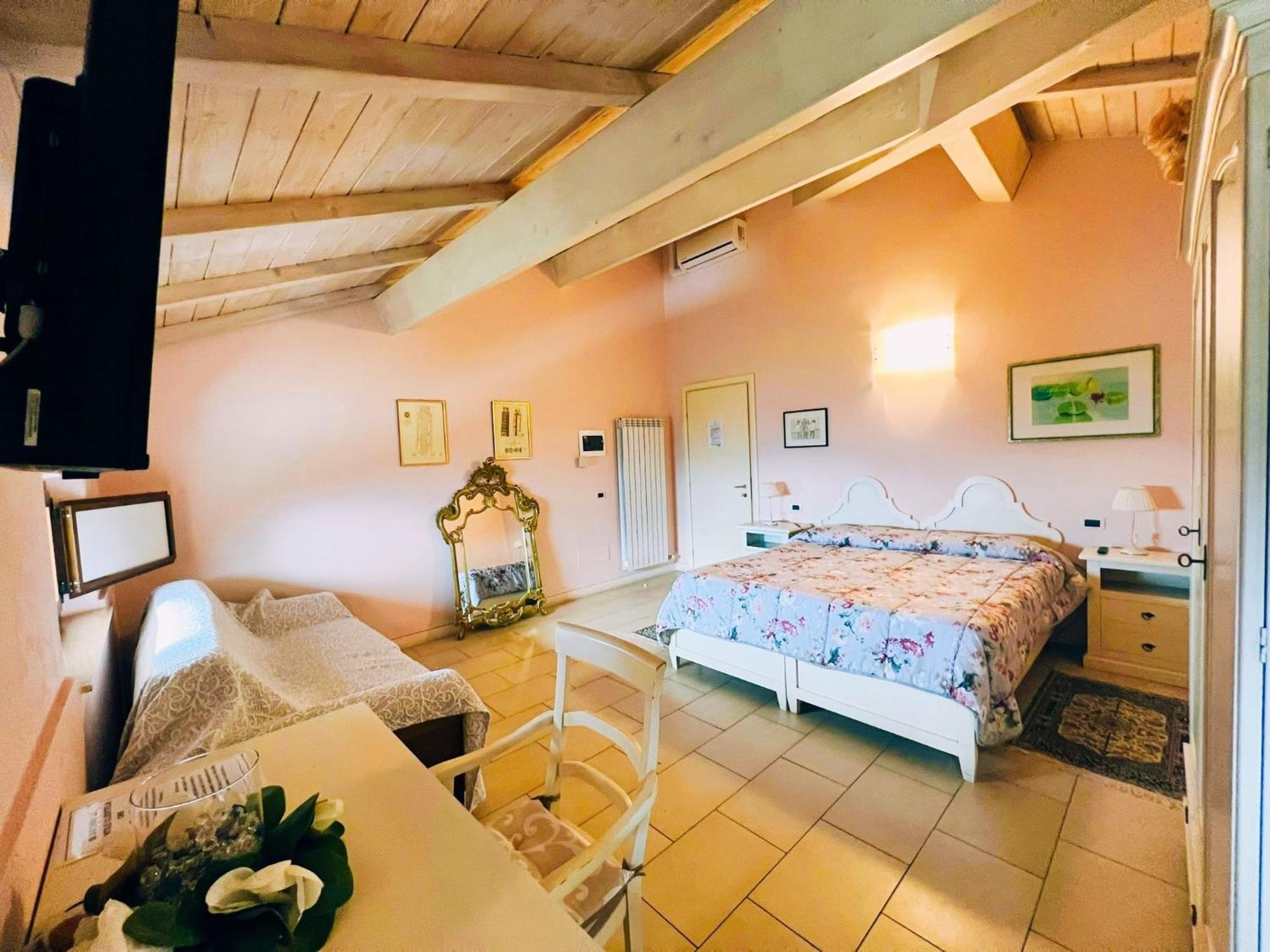 الشقق الفندقية سان جوليانو تيرميفي  Borgo Degli Aranci المظهر الخارجي الصورة